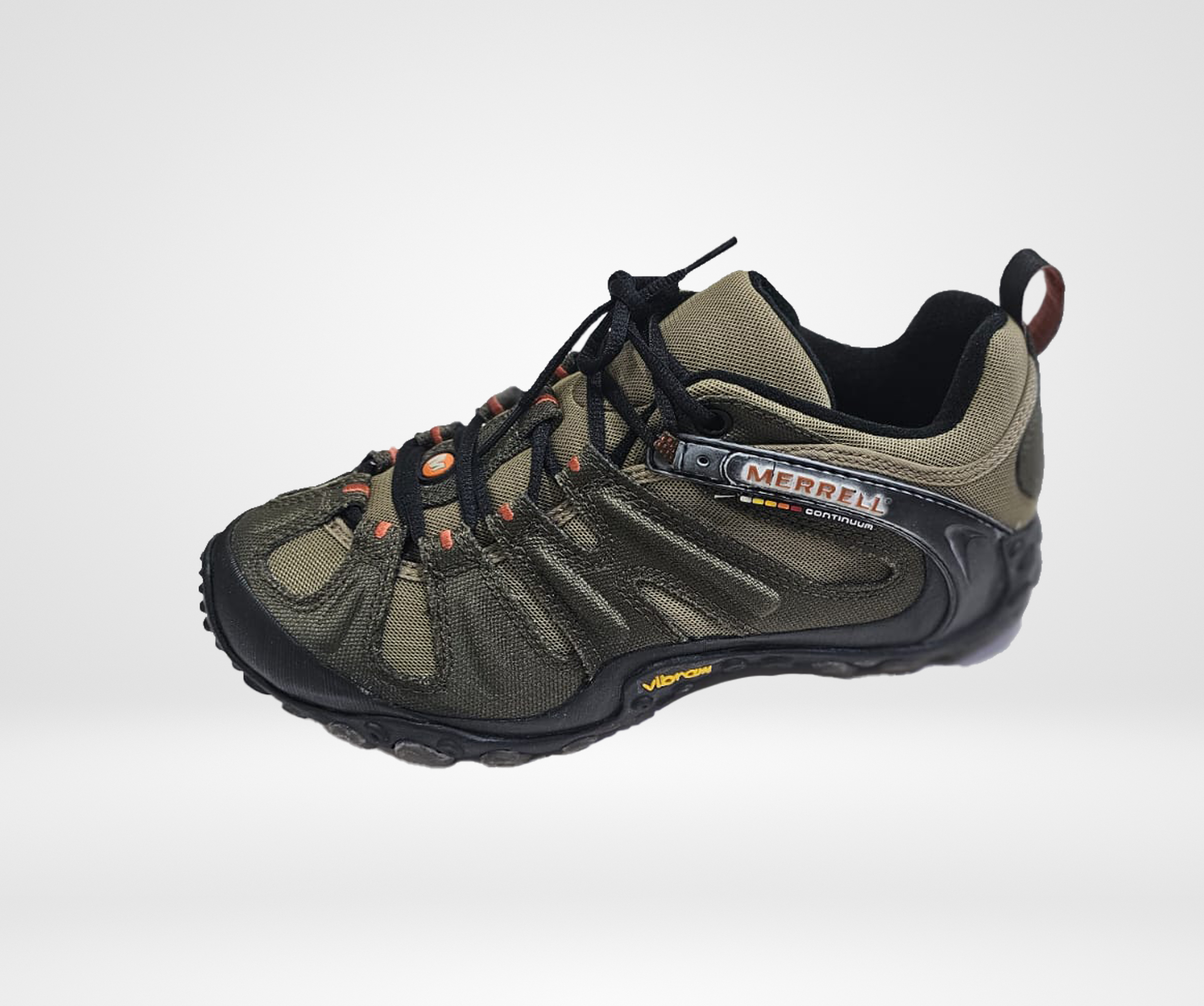 Specialized footwear for field work